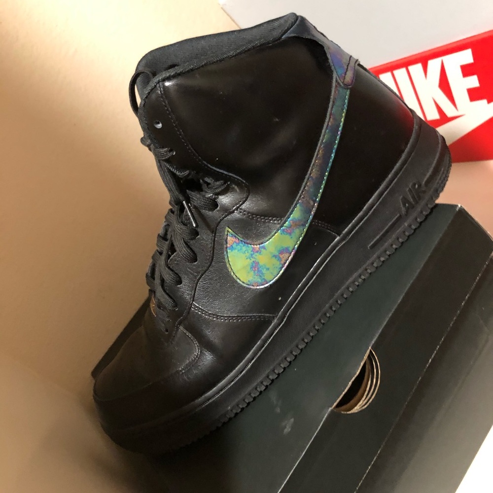 Nike Air Force LV8
